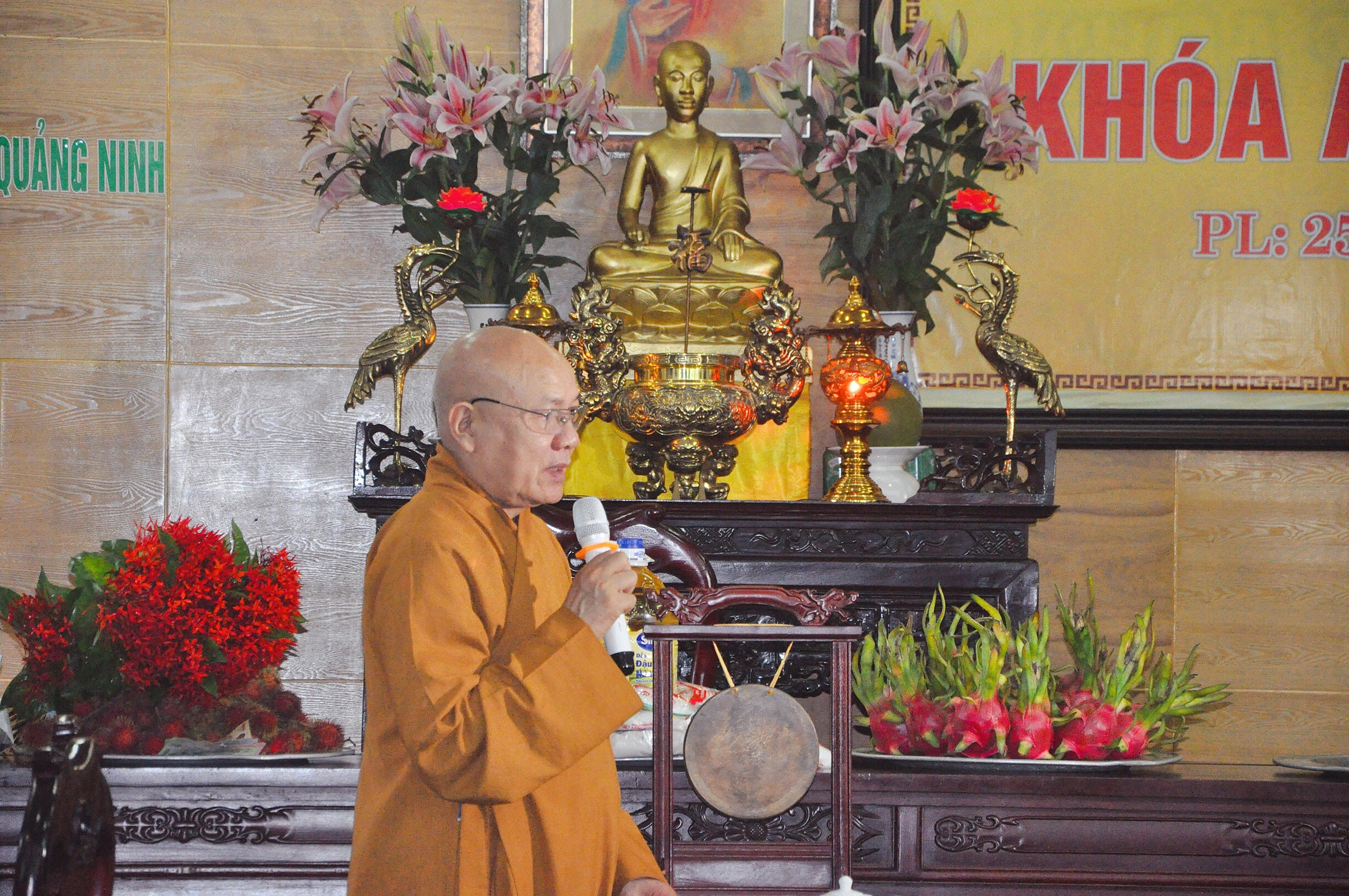 Phái đoàn HT Quảng Tùng cùng 1000 Phật tử về cúng dàng trường hạ tỉnh hội PG Quảng Ninh 