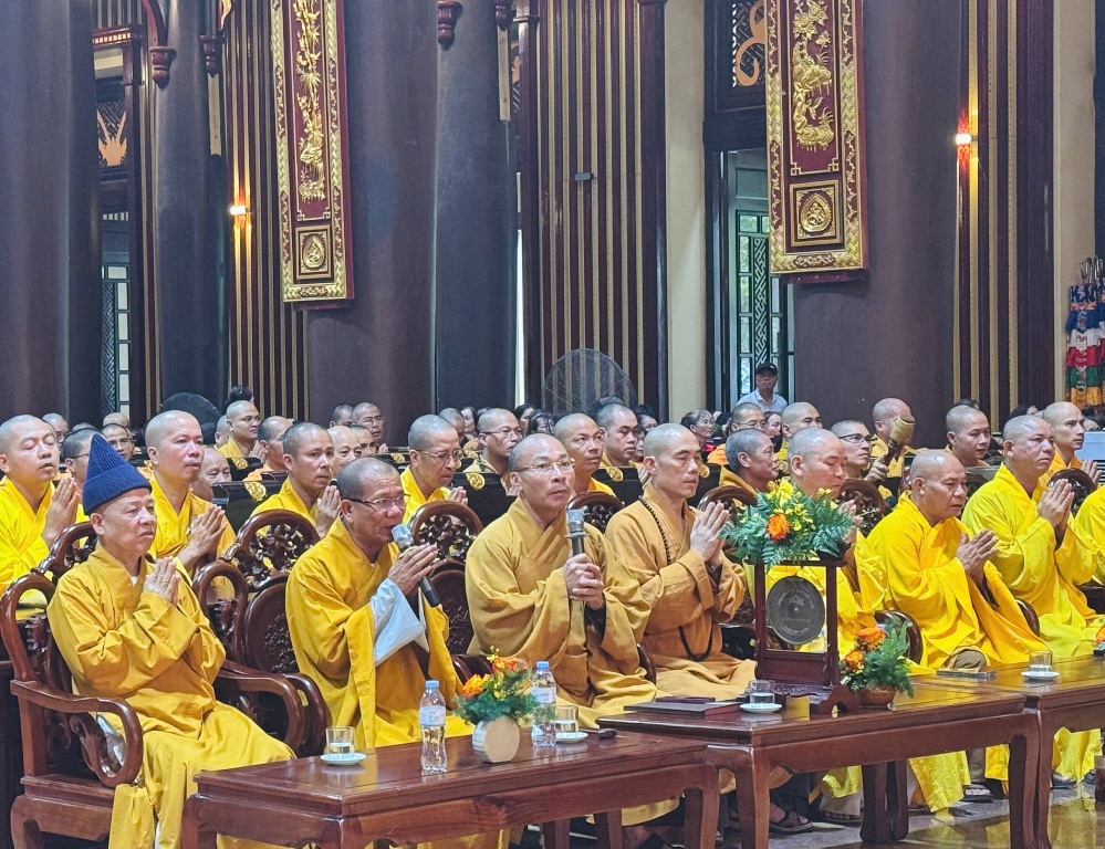 Phật giáo Quảng Ninh: Lễ Khai pháp khóa An cư kết hạ và cầu siêu tưởng niệm nạn nhân tử vong do lật tàu trên Vịnh Hạ Long 