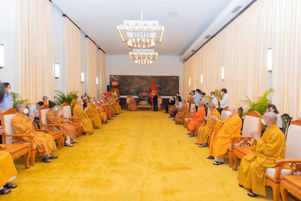 Chủ tịch nước Nguyễn Xuân Phúc: Phật giáo luôn có vai trò quan trọng trong việc “Hộ quốc, an dân” 
