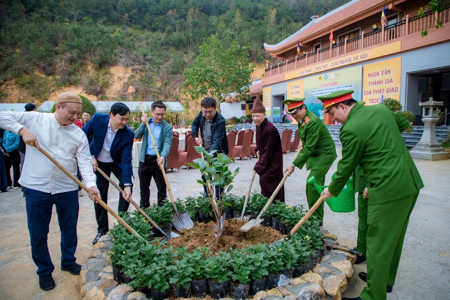 Phát động Tết trồng cây tại khu di tích Ngọa Vân 