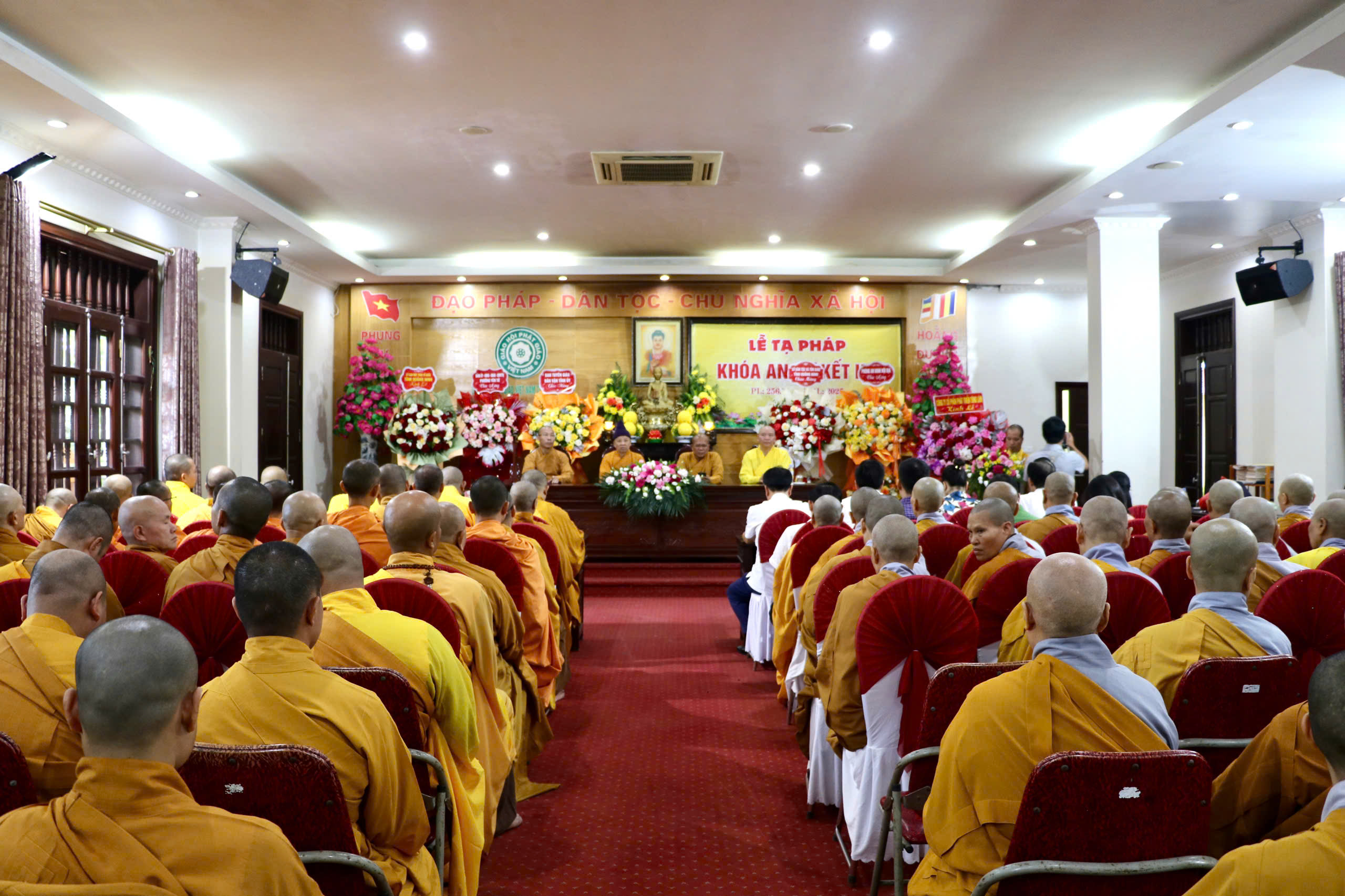 Trường hạ Ban Trị sự GHPGVN tỉnh Quảng Ninh tạ pháp khóa an cư kết hạ PL. 2569 