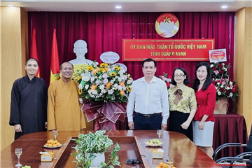 Ban Trị sự GHPGVN tỉnh Quảng Ninh chúc mừng Ủy ban MTTQ tỉnh nhân dịp kỉ niệm 92 năm ngày truyền thống